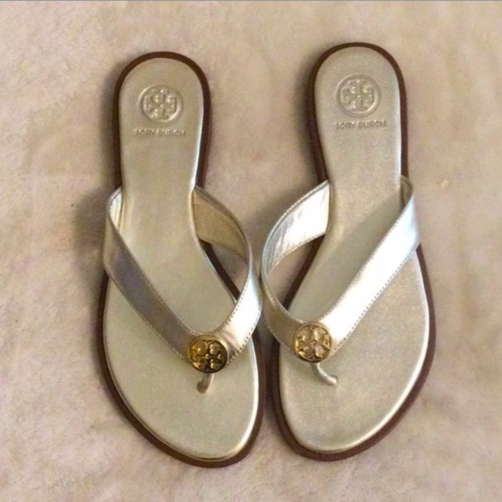 Tory Burch Gold New Calf Leather Metallic Benton Thong Sandals NWT - Picture 3 of 9